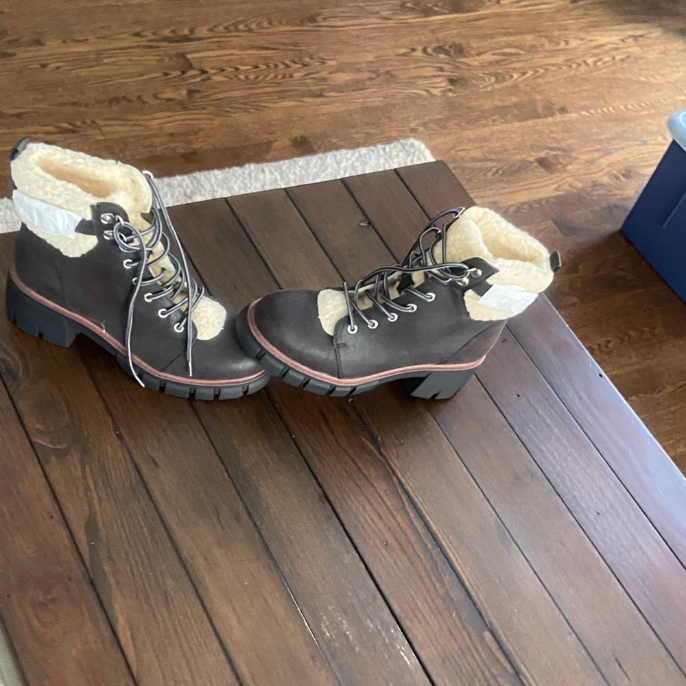 Mia Coen Black Shearling Boots size-9